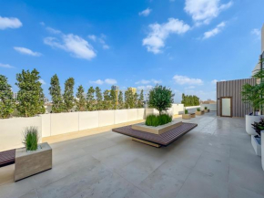 Binghatti JVC Smart Rooftop Pool